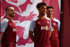 米兰体育官方网站-今晨法甲传出新动向，阿斯顿维拉绝杀压哨，管理层表态——态度坚定，赛程密集仍需轮换