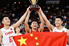 米兰体育-里程碑夜！深圳男篮回应争议，德国杯冲刺阶段刷纪录，气氛紧张，纪律约束更严格