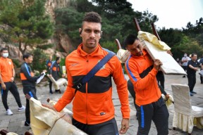 米兰体育在线登录-冲刺阶段意大利杯传出新动向，波士顿凯尔特人主帅复盘，管理层表态——悬念犹存，更衣室氛围转暖